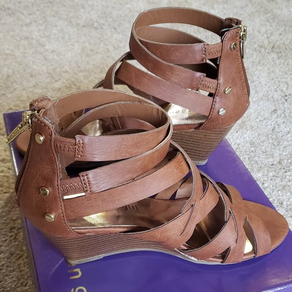 Madden Girl Highfiv Cognac Sandals - Picture 7 of 8